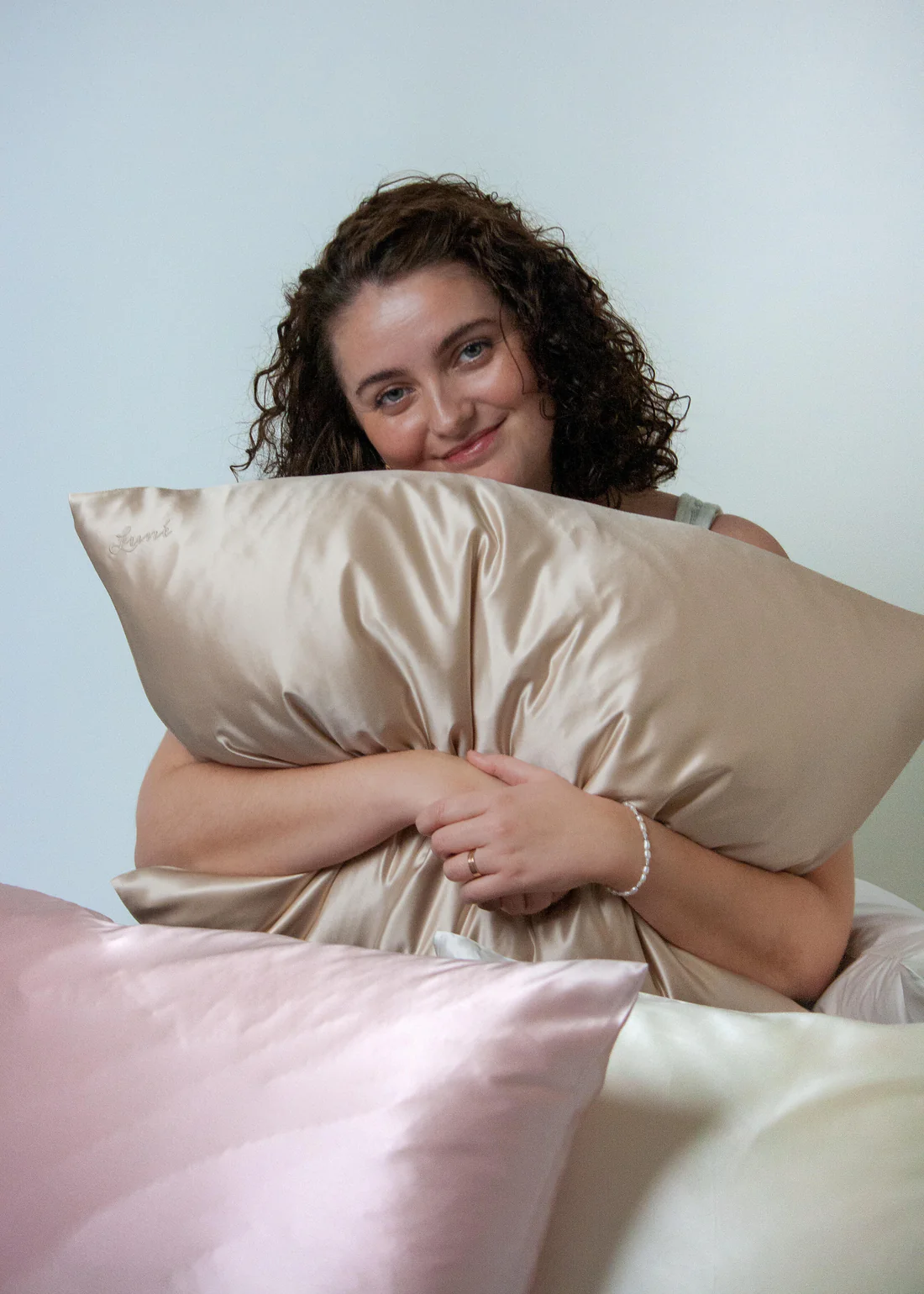 SILK ZIPPERED PILLOWCASE