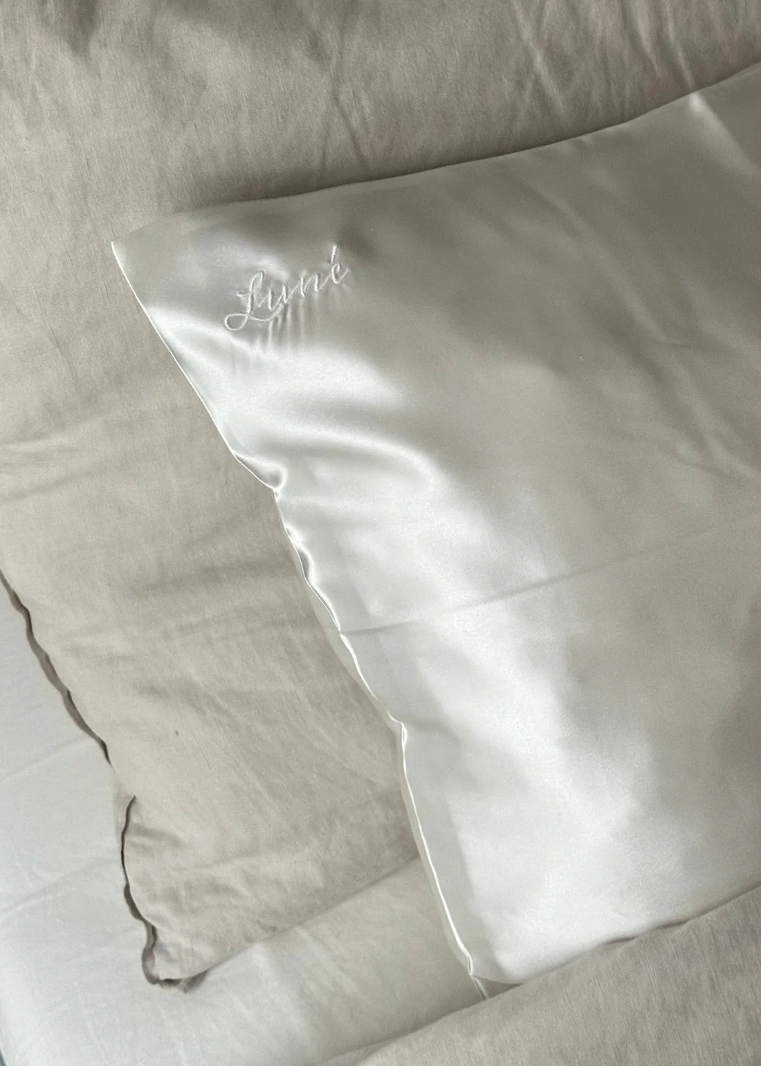SILK ZIPPERED PILLOWCASE - Image 4
