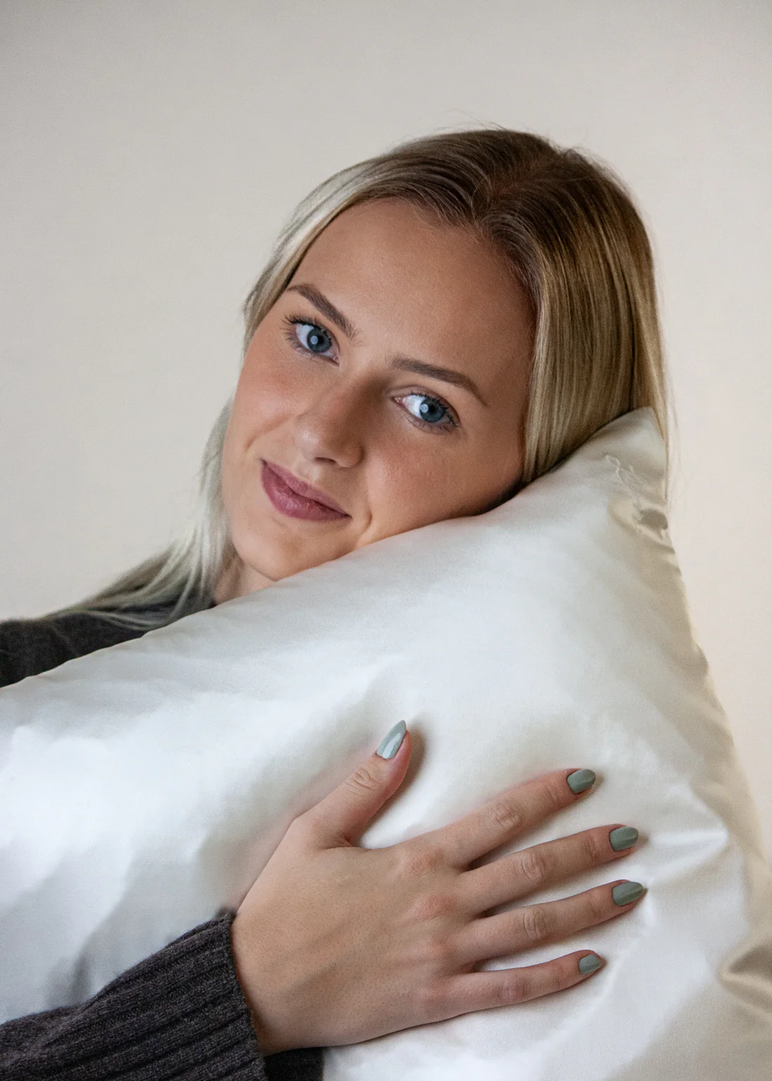 SILK ZIPPERED PILLOWCASE - Image 6