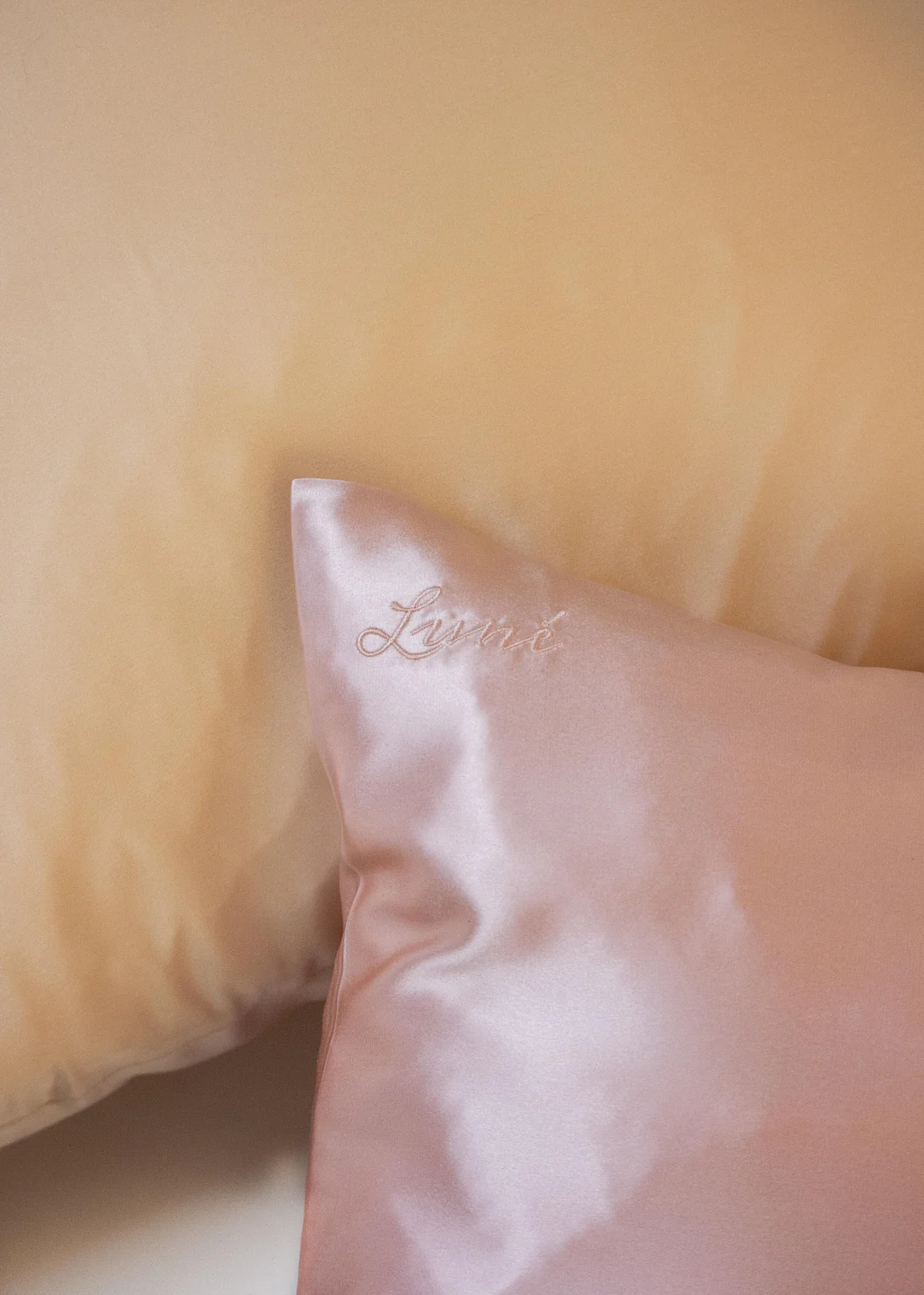 SILK ZIPPERED PILLOWCASE - Image 3