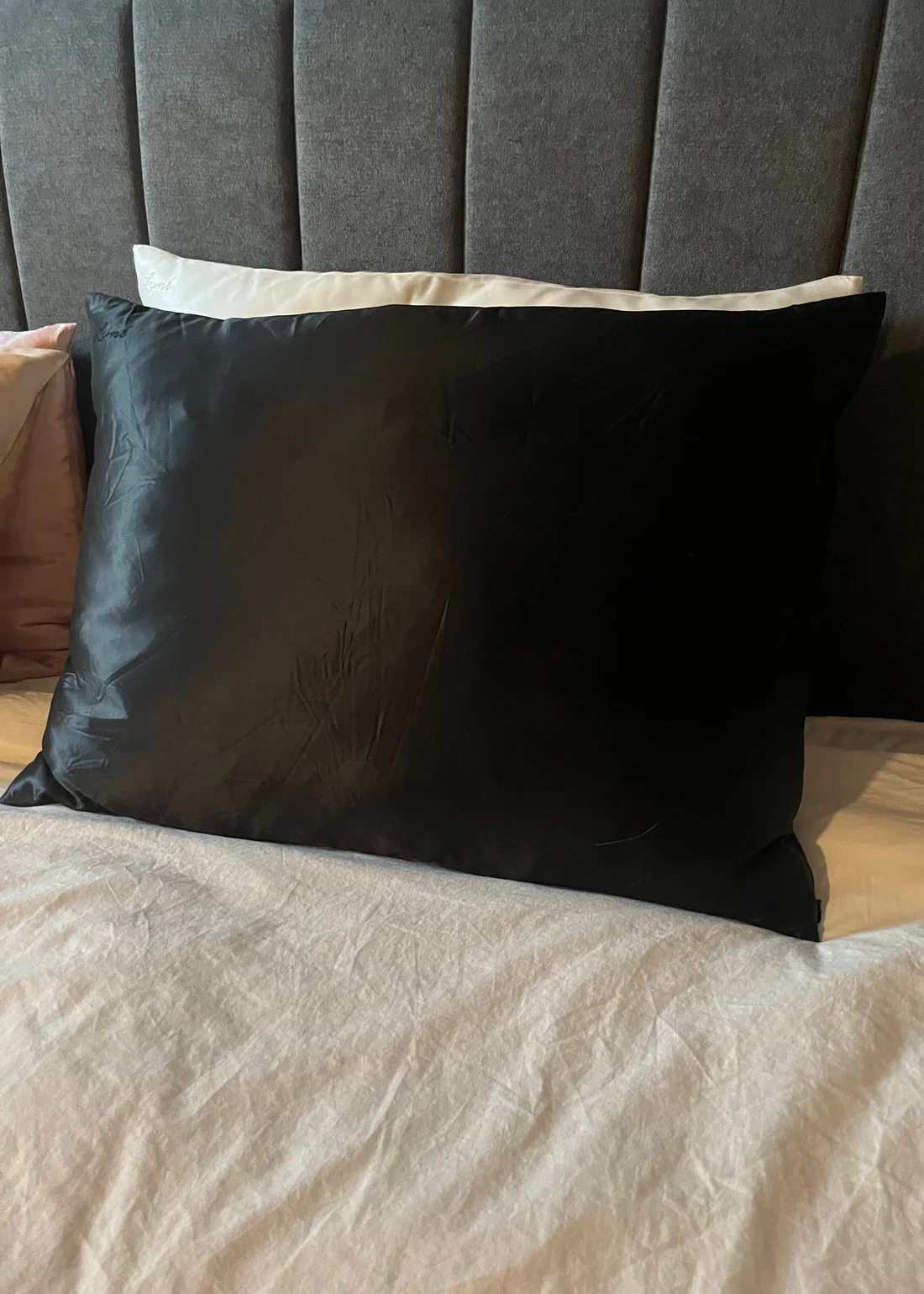 SILK ZIPPERED PILLOWCASE - Image 9